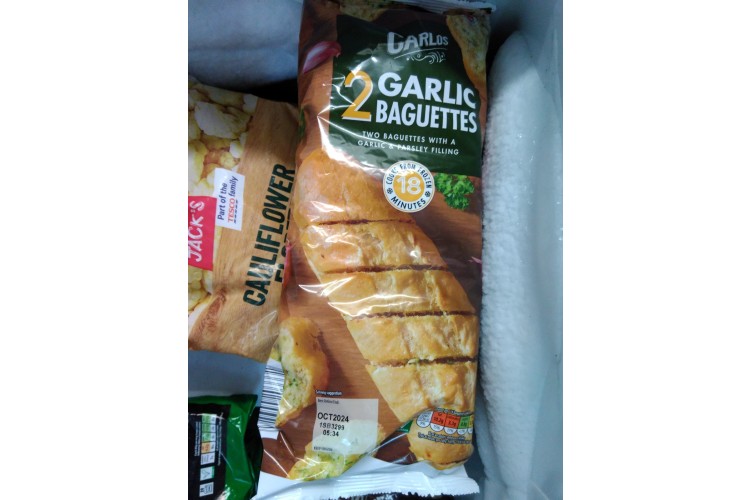 Carlos 2 Garlic Baguettes 