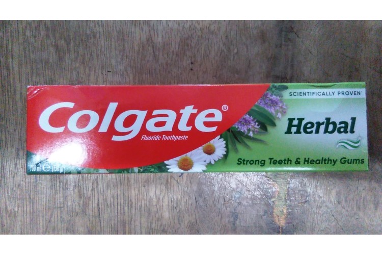 Colgate Herbal Fluoride Toothpaste 100ml