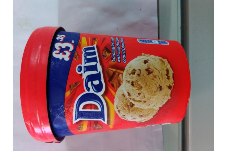 Daim Carmel Ice Cream With Milk chocolate Coated Daim Pieces 480ml 