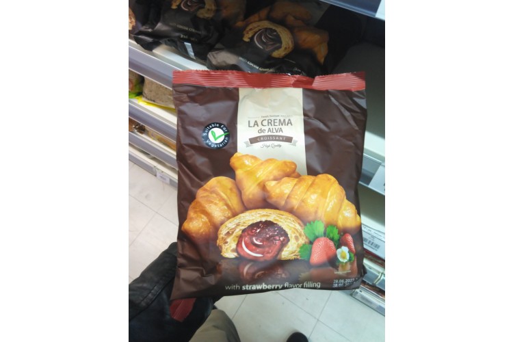 La Crema Da Alva Croissant with Strawberry Filling 210g