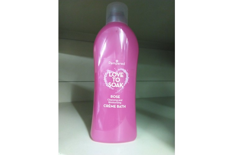 Pamper Love to Soak Rose  Cleaning and Moisturising Foam Bath 1 Litre 